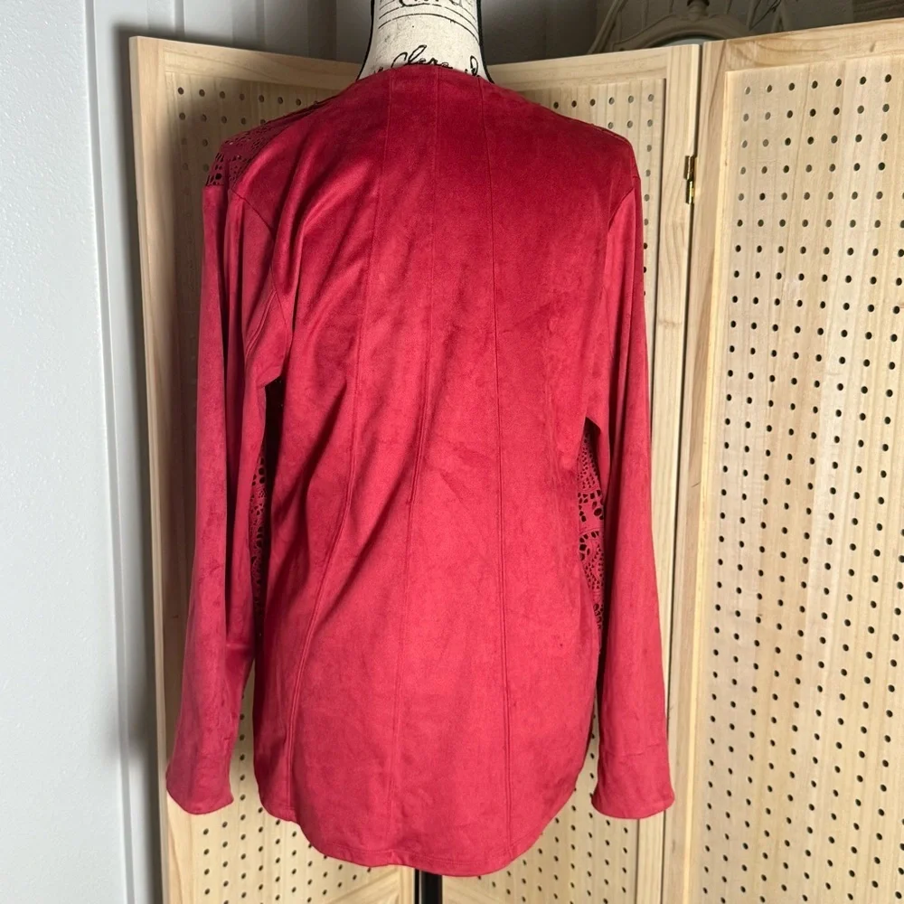 Erin‎ London Laser Cut Faux Suede Open Front Jacket – Red | Size 8, faux suede - Picture 4 of 9